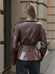 Aloruh 女款秋冬深棕色PU風衣，大翻領優雅通勤百搭外套，適合秋季女性夜間派對與外出穿著 - 棕色 - 查看 3