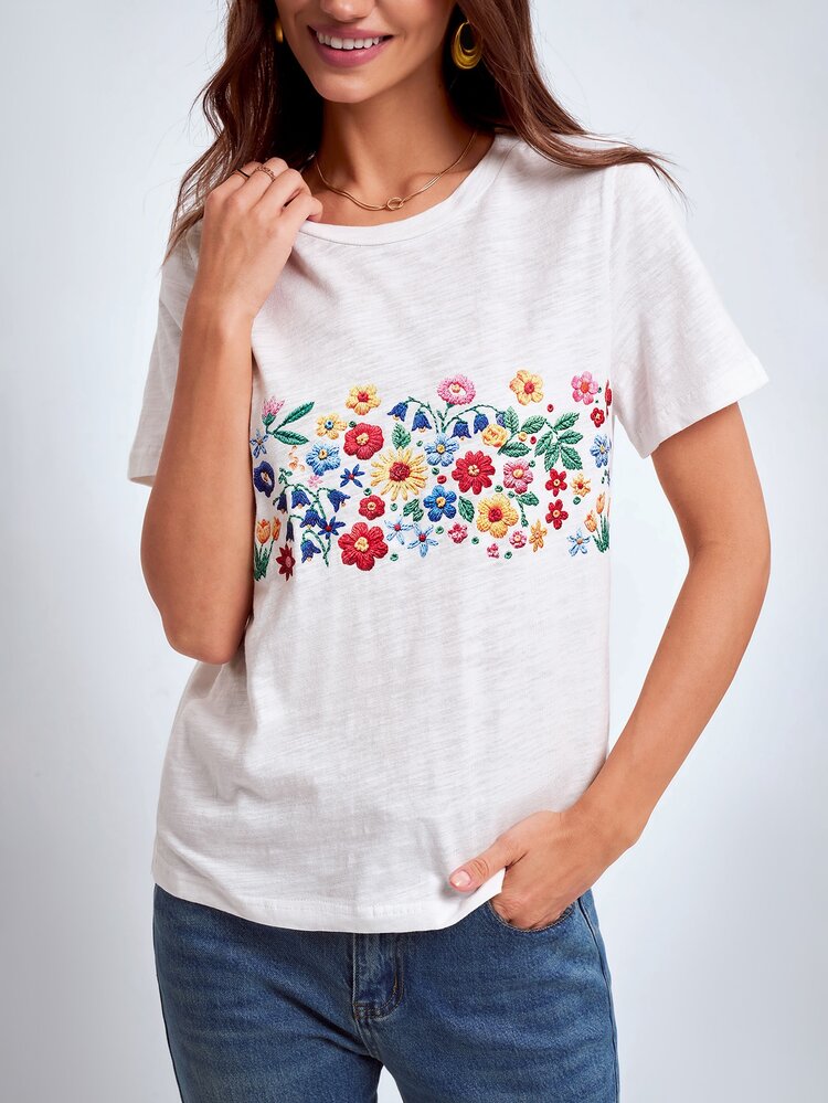 Dayvera 女款仿刺繡印花休閒夏季T恤，外出上衣，白色上衣 - 白色 - 查看 6