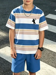 大男孩條紋短袖T恤與素色短褲2件式夏季套裝，馬騎圖案學院風休閒套裝 - 彩色 - 查看 5