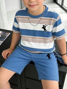 大男孩條紋短袖T恤與素色短褲2件式夏季套裝，馬騎圖案學院風休閒套裝 - 彩色 - 查看 4