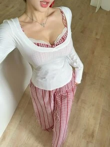 DAZY 女款3件式休閒度假風居家服套裝，鏤空蕾絲飾邊拼接格紋細肩帶背心、直筒休閒長褲、外搭T恤，2件組 - 紅色 - 查看 7