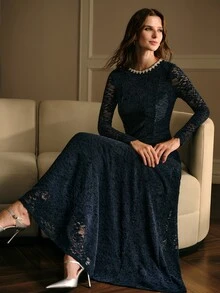 MOTF PREMIUM فستان طويل أنيق للنساء بتصميم دانتيل يشد الخصر - أزرق غامق - مشاهدة 2