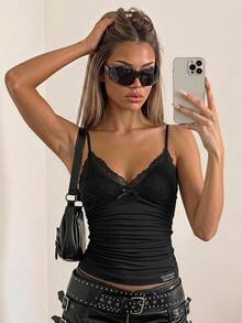 SHEIN ICON 95%棉女款休閒貼身吊帶上衣，蕾絲拼接，性感，女款夏季，女款休閒，夏季上衣 - 黑色 - 查看 1