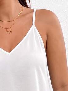 SHEIN Frenchy 大尺碼對比色蕾絲不對稱下擺細肩帶背心上衣 - 白色 - 查看 5