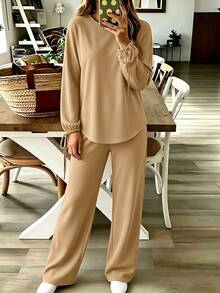 Breezaya Conjunto de dos piezas de punto para otoño/invierno para mujeres de mediana edad y mayores, con top marrón de cuello redondo, corte holgado, manga larga tipo farol con decoración de lazo con cordón, combinado con pantalones rectos de punto, adecuado para casa, compras, desplazamientos y uso diario - Caqui - Ver 1