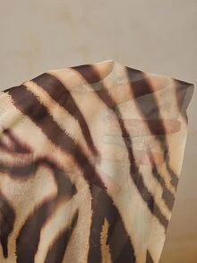 Travachic CURVE+ 棕色斑馬紋 V 領喇叭袖迷你洋裝，前綁帶收腰優雅洋裝，適合度假派對、外出與秋季時尚度假穿搭 - 棕色 - 查看 7