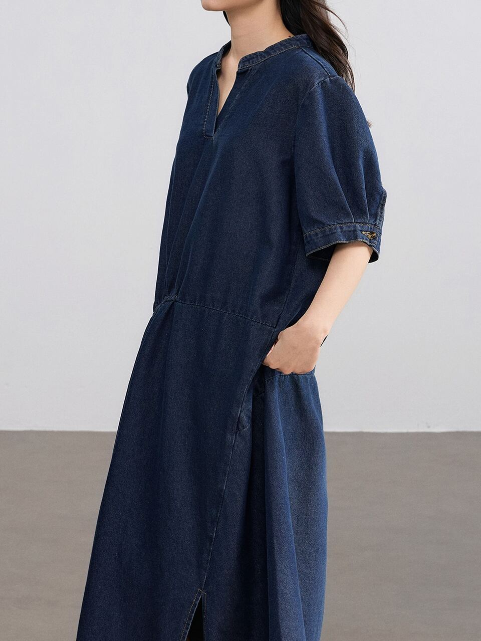 Women's Cotton Collared Long Sleeve Button-Up Deep Blue Washed Cinched Cinched Waist-Front Full Skirt Denim Dress Fall