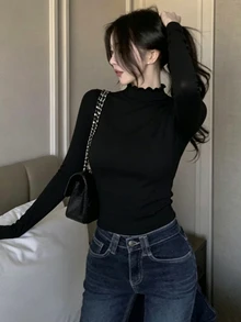 DAZY 女款時尚極簡純色長袖T恤，適合日常穿著 - 黑色 - 查看 1