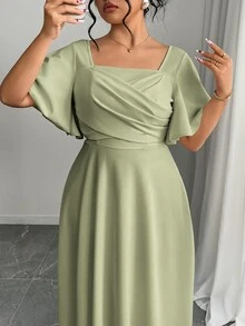 Modelyn Plus Size Knit Red Short Sleeve Cinched Waist A-Line Dress - Green - View 6