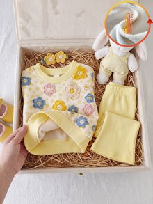 SHEIN 2件組幼兒女嬰衛衣長褲套裝，可愛甜美奶油黃3D花朵波點，長袖圓領加厚羅紋，生日秋季穿搭 - 彩色 - 查看 11