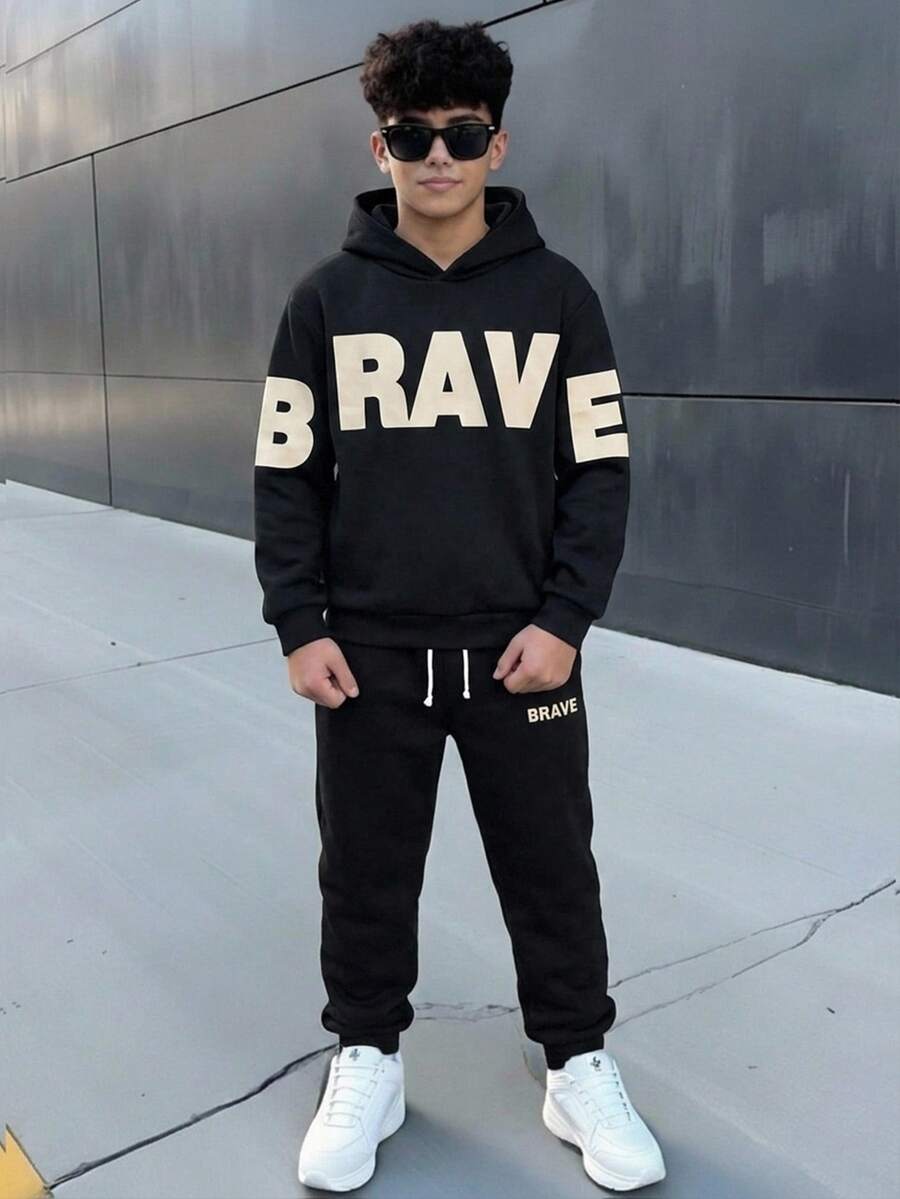 SHEIN 兒童 2 件組青少年男孩休閒黑色秋季連帽衛衣大字母印花與運動長褲，適合冬季畢業季與開學季
