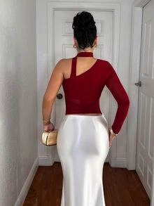 Dayanna Comas Women's Fashionable Elegant Solid Color Slim Fit One-Shoulder Top With Ribbon - Burgundy - View 2