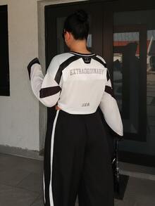 Dayanna Comas 女士新款V领休闲运动字母图案拼接宽松长袖T恤，白色 - 白色 - 查看 2