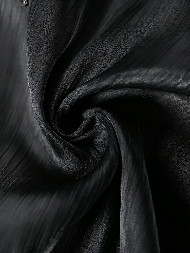 GlowEve CURVE 女款大尺碼春夏洋裝，適合浪漫約會、日常通勤甜美穿搭，珠飾掛脖大尺碼洋裝 - 黑色 - 查看 4