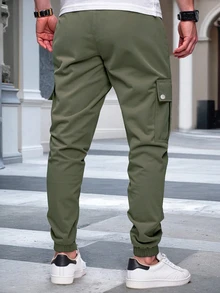 Manfinity CasualCool 男士成熟休閒純色軍綠色多口袋工裝束口休閒褲 - 軍綠色 - 查看 2
