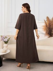 Lacomfia Gaun Panjang Longgar Lengan Setengah dengan Bordir Tebal, Saku, Leher Bulat, Minimalis, Elegan, Warna Cokelat - Coklat - View 2