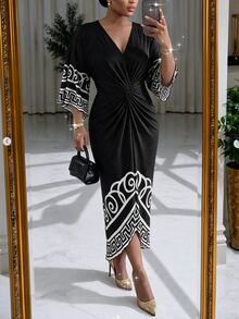 SHEIN Lady CURVE Plus Size Elegant Vacation Geometric Print Pleated Dress - Black - View 1