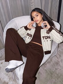 SHEIN 女款3件套，復古棕色調搭配，直條紋短版連帽衛衣 + 短版純色短袖上衣 + 喇叭褲。美式學院風，柔軟舒適面料，百搭褲款，適合校園日常穿著與外出，春秋季節全方位搭配，修飾腿部線條 - 棕色 - 查看 5