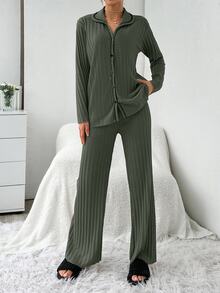 SHEIN طقم بيجامة نسائي مريح وكاجوال للمنزل مقاس TALL، قطعتان من القطن المحبوك المضلع باللون الأخضر مع تفاصيل أزرار أمامية بلون متباين، أكمام طويلة وبنطال طويل - أخضر عسكري - مشاهدة 4