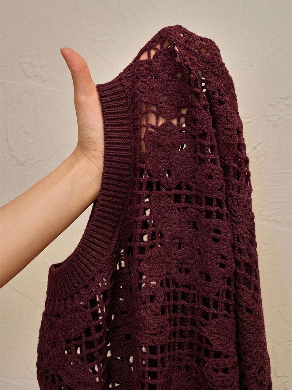 Crew Neck Cropped Crochet Asymmetrical Floral Fitted Top