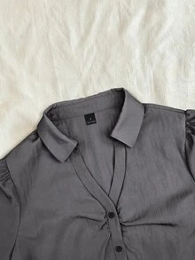 IslaSuriya Kemeja Kasual Wanita Lengan Pendek Kancing Tunggal Warna Polos - Grey - View 4