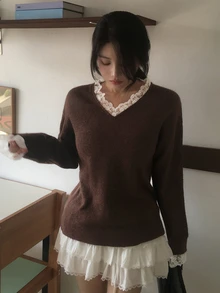 DAZY Sweater Rajut Wanita Lengan Panjang Longgar Leher V dengan Motif Patchwork dan Kontras Renda, Elegan untuk Liburan Musim Semi dan Gugur - Coklat - View 2