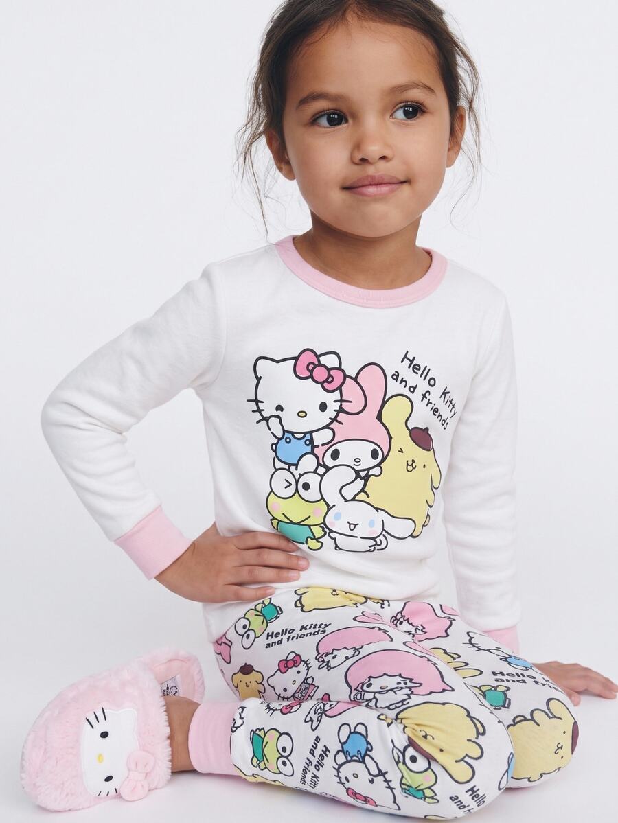 Maija Kids HELLO KITTY AND FRIENDS | SHEIN Maija Kids 女童圓領卡通印花長袖上衣與長褲休閒日常居家睡衣套裝 - 彩色 - 查看 1