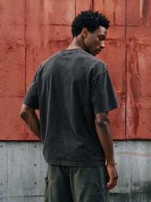 Lonveris 男士黑色极简小写字母印花复古水洗T恤，适合夏季外出和休闲穿着 - 黑色 - 查看 2