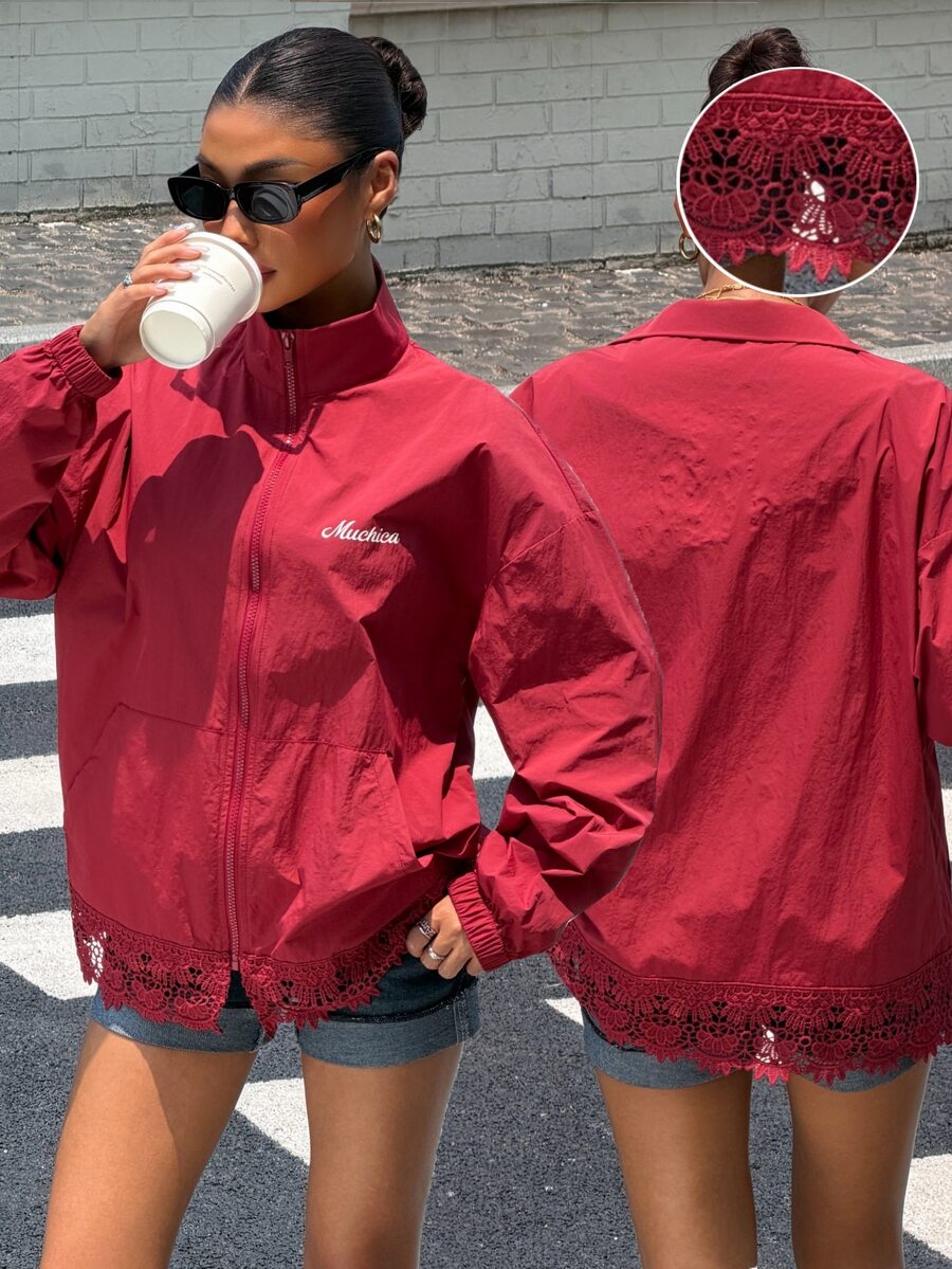 Muchica 女款休閒秋季拉鍊立領夾克,字母圖案刺繡蕾絲下擺拼接寬鬆長袖外套 - 酒紅色 - 查看 1