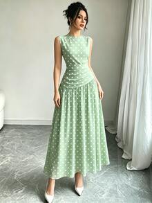 Modelyn 白色波點圖案深咖啡色法式雪紡長洋裝，女款低領無袖收腰修身設計，抓皺腰部顯瘦，夏季度假風優雅日常穿搭 - 彩色 - 查看 3