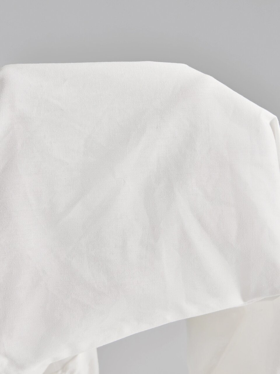2026 New Autumn Women's Loose Fit White Long Sleeve Blouse, Woven Fabric, Turn Collar, Button Front, Back Pleat Design, Casual Commute, Urban Modern Minimalist Elegant, Tea Party, Independence Day, Old Money Style, Teacher, Women's Office Wear, Holiday, Vacation, Date, Women's Outwear, Fashion Versatile Women's Blouse