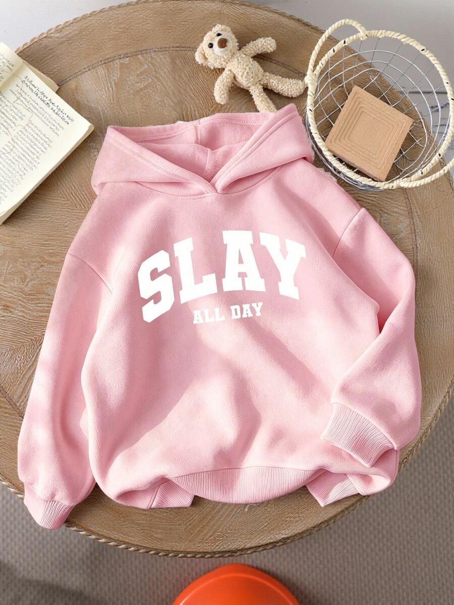 SHEIN Tween女孩時尚簡約SLAY字母圖案印花基本款粉色連帽衛衣,冬季穿著舒適 - 粉色 - 查看 1