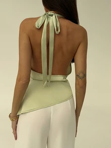 Aloruh Light Green Minimalist High-Neck Asymmetric Hem Satin Women Tank Top - Green - View 2