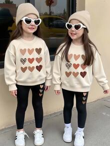 SHEIN 女童時尚休閒 9 格心形圖案印花基礎圓領連帽衫與內搭褲套裝，適合日常舒適穿著 - 彩色 - 查看 3