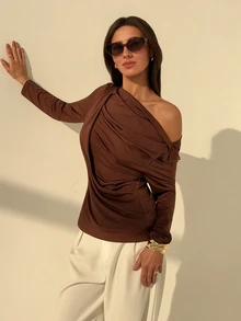 Aloruh Minimalist Commuter Autumn/Winter New Oblique Shoulder Pleated Slim Fit Women T-Shirt - Brown - View 8