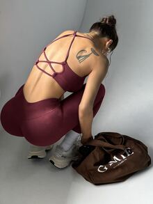 Velisys Velisys 女款純色短版上衣與高腰緊身褲休閒運動風運動日常健身套裝 灰粉色 夏季 - 彩色 - 查看 4