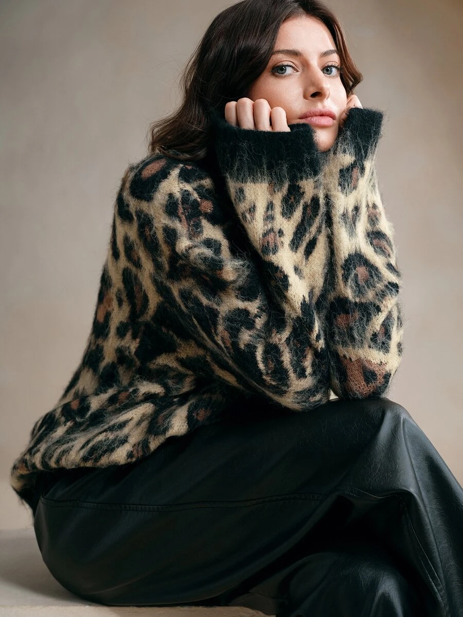 Anewsta Retro Leopard Print Turtleneck Sweater, European And American Style - Brown - View 1