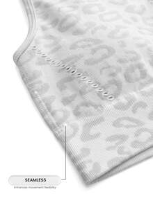 SHEIN Cheerettes 女款時尚豹紋運動內衣 瑜伽健身白色運動內衣 無縫柔軟彈性針織 可拆式胸墊 賽車背式 適合瑜伽健身房穿著 - 白色 - 查看 10