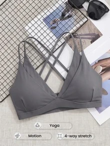 SHEIN Cheerettes حمالة صدر رياضية نسائية مقاس كبير بلون موحد بتصميم متقاطع من الخلف - رمادي غامق - مشاهدة 2