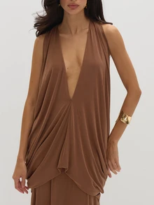 MUSEYN Brown Chocolate Plunge Neckline Draped Back Maxi Dress Elegant Dramatic Vacation Evening Wedding Guest Fall New Season Capsule Wardrobe - Brown - View 6