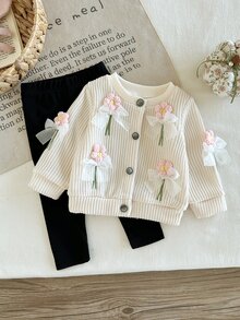 SHEIN 3件組幼女開襟衫長褲套裝，可愛黑粉色3D花朵蝴蝶結羅紋長袖圓領，親子拍照款，秋季芭蕾風 - 杏色 - 查看 10