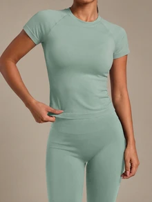 Powerista Women's Minimalist Solid Color Raglan Short Sleeve Seamless Sports T-Shirt, Summer - Green - View 4