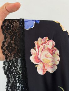 Viva Relle Große Größen Damen Schwarzes Spitzenkleid, sexy, ausgeschnitten, elastisch, lässiger französischer Strick, vielseitig, bequemes Layering-Piece - Schwarz - Übersicht 5