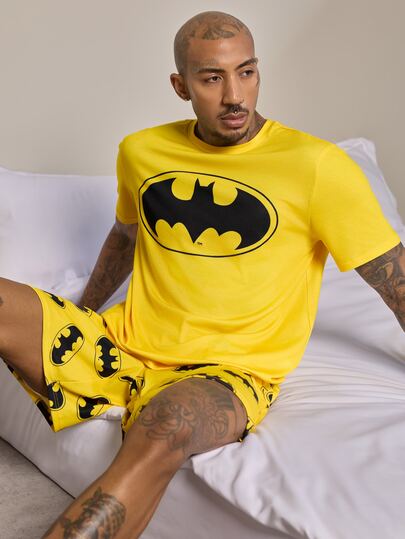 BATMAN X SHEIN Set de loungewear pentru bărbați cu top cu mânecă scurtă și pantaloni scurți, cu imprimeu cu lilieci