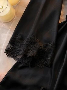 DelicateAllure 四件套睡衣：刺绣滚边V领仿丝吊带裙、吊带背心、短裤和系带睡袍，秋冬服装 - 黑色 - 查看 3