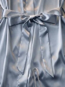 DelicateAllure 四件套：刺绣V领仿丝吊带睡裙、吊带上衣、短裤和睡袍，秋冬服装 - 霧霾藍 - 查看 4