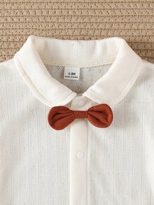 SHEIN 新生男宝宝绅士连体衣，百日庆典正式服装，时尚领结连体衣 - 杏色 - 查看 6