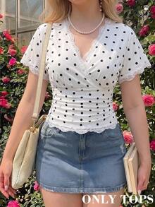 SHEIN MOD 時尚大尺碼女款復古圓點V領修身上衣，蕾絲飾邊與腰帶設計，休閒短袖T恤，優雅女式襯衫，度假風 - 黑與白 - 查看 11