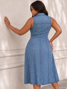 ELLERISSA Gaun Midi Denim Tanpa Lengan Berkerah Leher V Kancing Depan Warna Terang Ukuran Plus - Light Wash - View 2