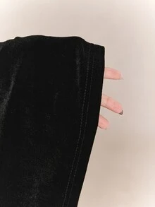 CovetEZ 黑色丝绒连帽外套和纯色打底裤两件套，舒适日常穿着，大码尺码 - 黑色 - 查看 11